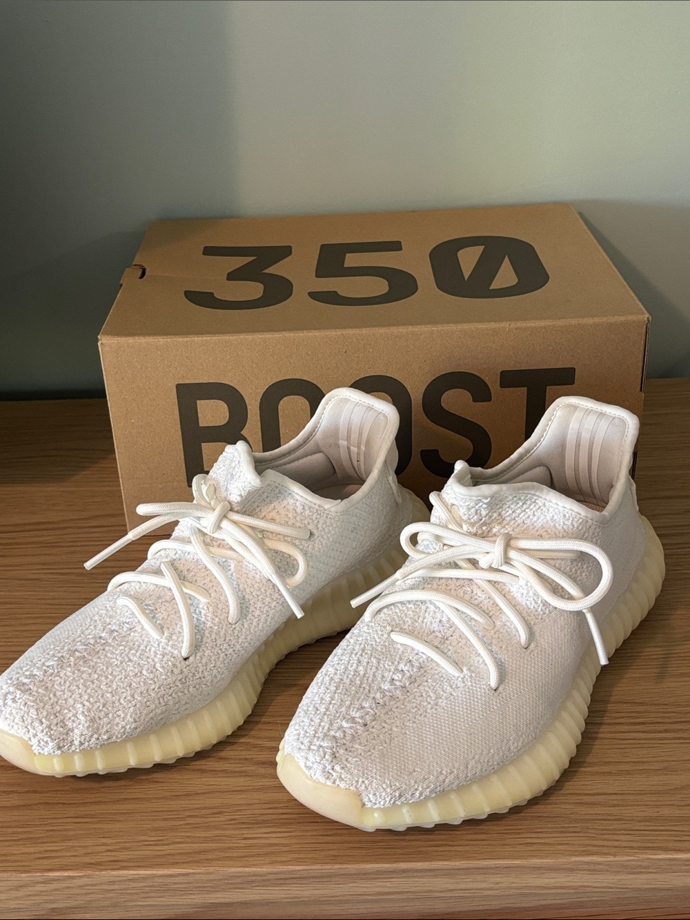adidas Yeezy Boost 350 V2 White Mens Size 7 (Womens size 9)